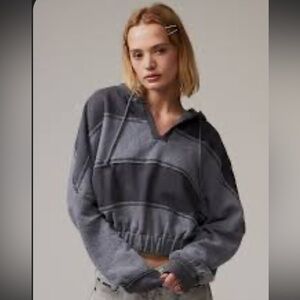 UO BDG Leanne Cropped Pullover Hoodie Sweatshirt in a grey/black colorway Sz XS